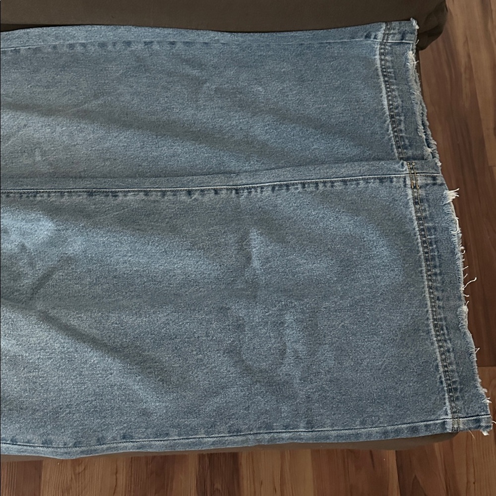 Fashion Nova Light Blue Denim Jeans - Picture 3 of 8